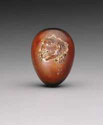 Netsuke, das eine Krähe zeigt, die aus ihrem Ei schlüpft, ca. 1800-20